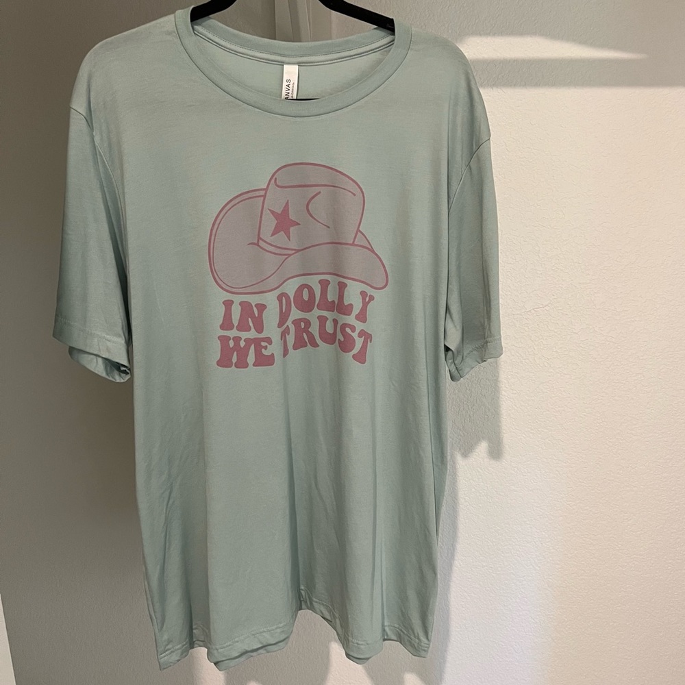 NEW! In Dolly We Trust Pink Cowboy Hat Western Graphic Bella Canvas Tee 2XL